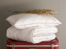 Yeni içeriğimizi okuyarak doğru yastık seçiminin uyku kalitesine etkilerini keşfedin, farklı uyku pozisyonlarına uygun öneriler ve sağlıklı seçim ipuçlarını öğrenin.